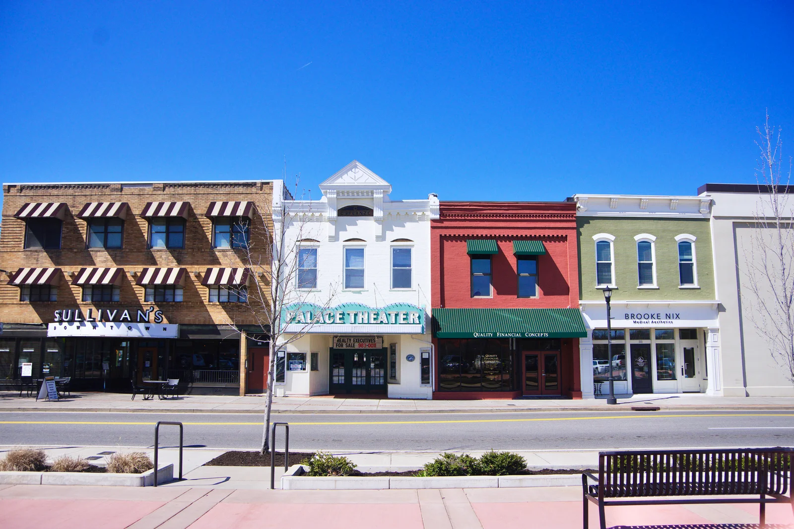 Broadway storefronts and the Palace Theater in downtown Maryville