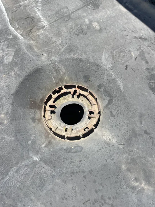 Toilet flange and exposed floor connection without the fixture in place